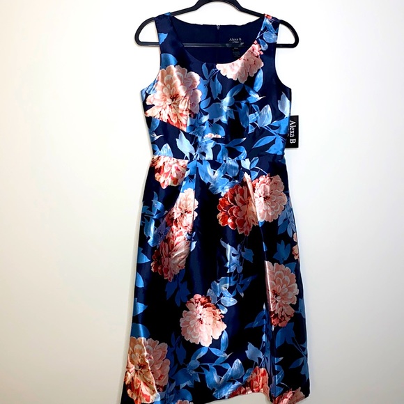 Floral dress blue size 6 NWT - Picture 1 of 10